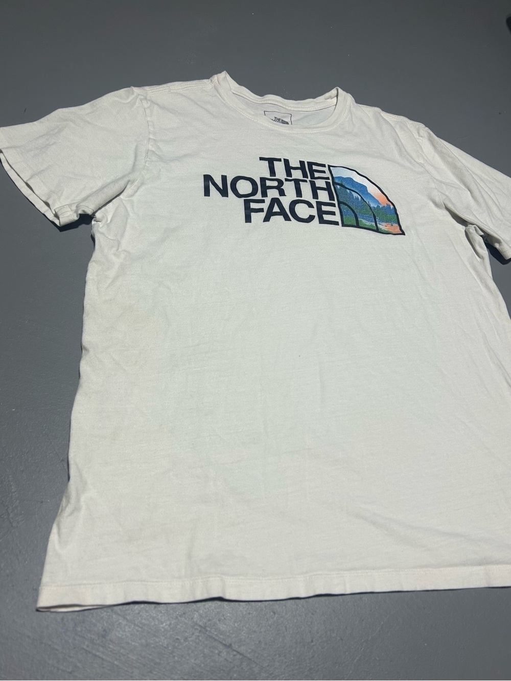 The North Face Soft Premium Short Sleeve Tee Shirt (Men’s Large) - Picture 2 of 8